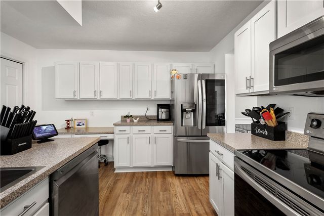 221 Arrowhead Ln, Nottingham, PA 15330