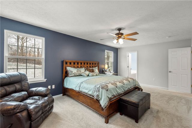 221 Arrowhead Ln, Nottingham, PA 15330