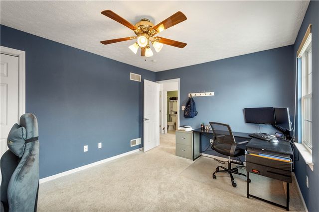 221 Arrowhead Ln, Nottingham, PA 15330