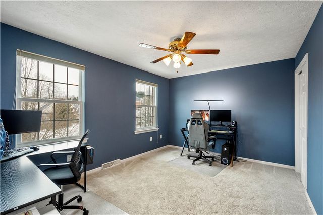 221 Arrowhead Ln, Nottingham, PA 15330