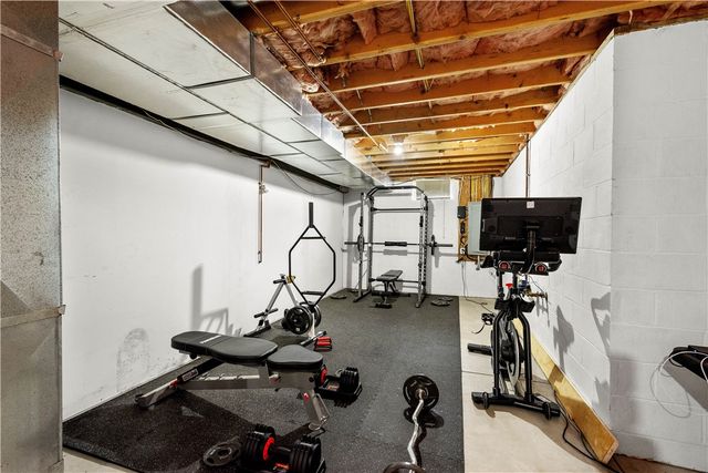 221 Arrowhead Ln, Nottingham, PA 15330