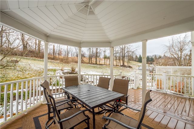 221 Arrowhead Ln, Nottingham, PA 15330