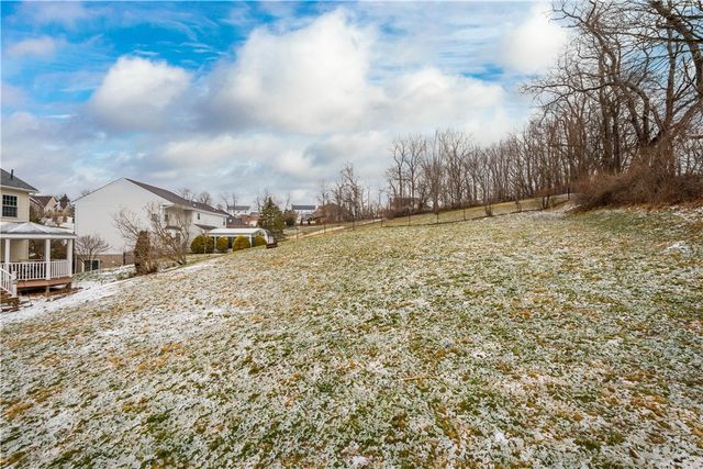 221 Arrowhead Ln, Nottingham, PA 15330