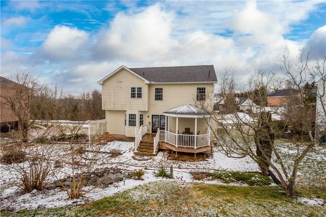 221 Arrowhead Ln, Nottingham, PA 15330