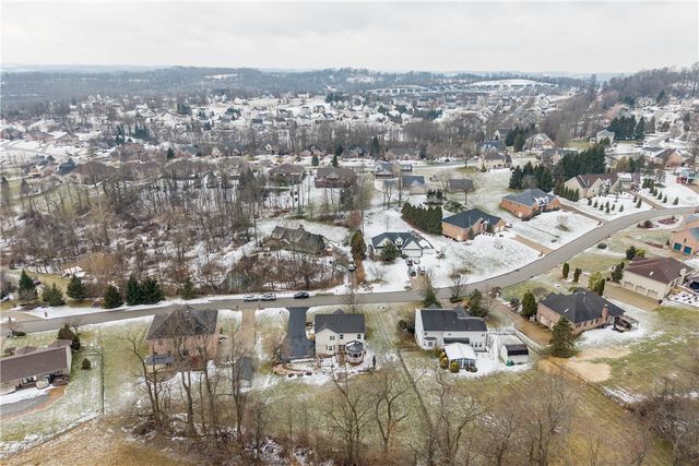 221 Arrowhead Ln, Nottingham, PA 15330