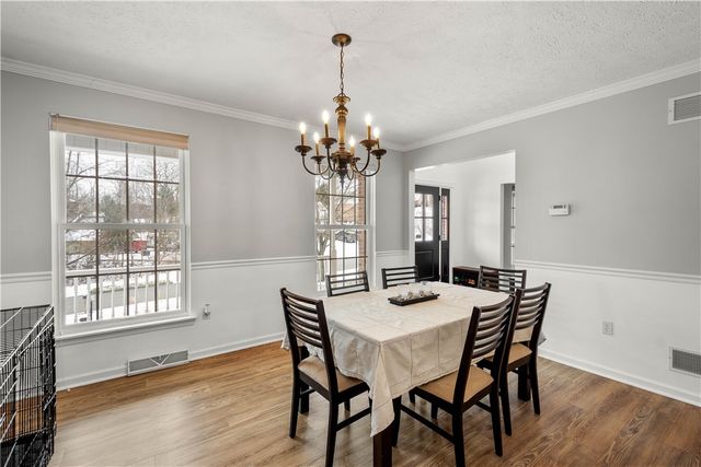 221 Arrowhead Ln, Nottingham, PA 15330