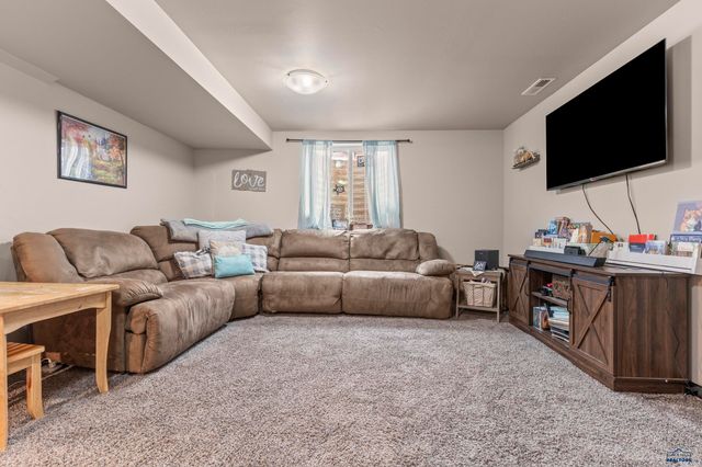 524 DIAMOND RIDGE BOULEVARD, Rapid City, SD 57703