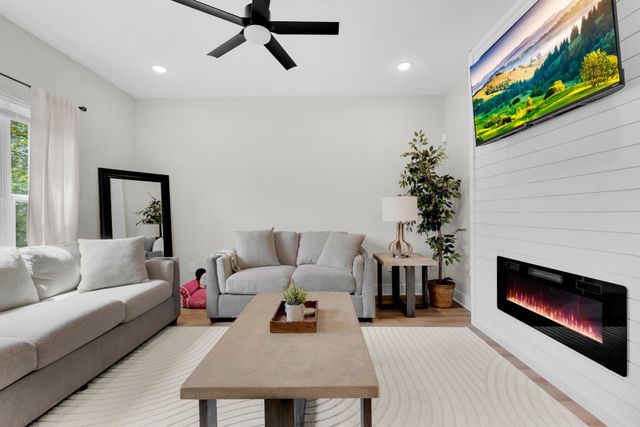 795 19th Ave, W, Springfield, TN 37172