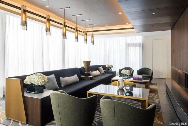 13327 39th Avenue 5Q, Flushing, NY 11354