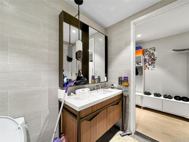 13327 39th Avenue 5Q, Flushing, NY 11354