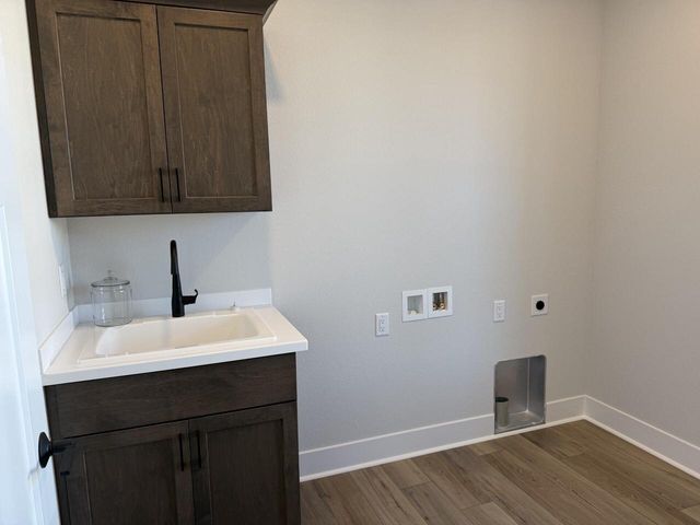 N73W17723 Mineral DRIVE, Menomonee Falls, WI 53051