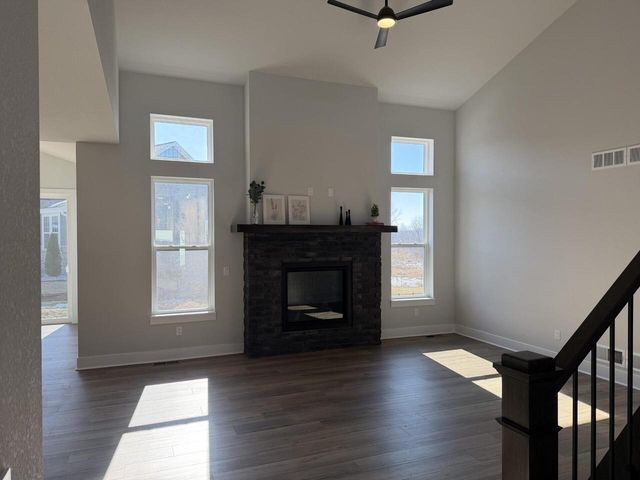 N73W17723 Mineral DRIVE, Menomonee Falls, WI 53051