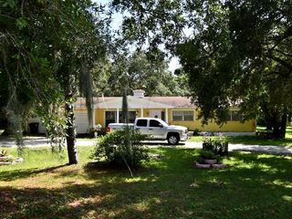 819 Tumblin Kling Road, Fort Pierce, FL 34982