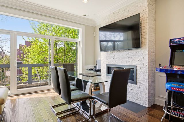 1418 W Fillmore Street 3W, Chicago, IL 60607