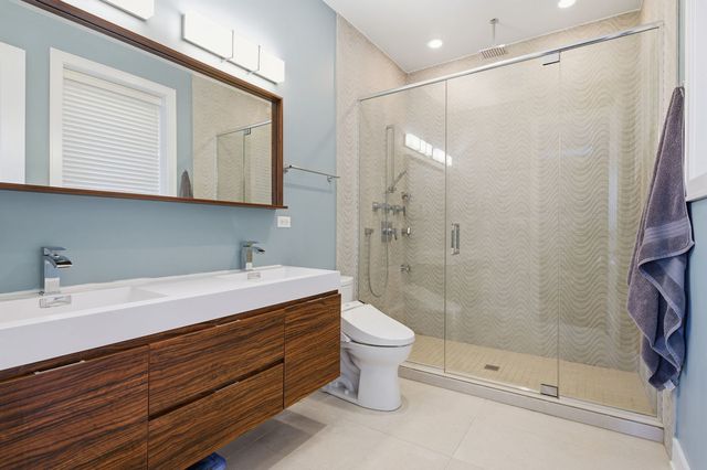 1418 W Fillmore Street 3W, Chicago, IL 60607