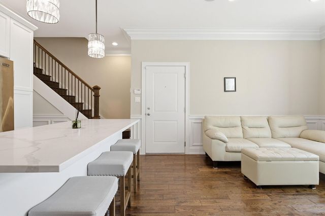 1418 W Fillmore Street 3W, Chicago, IL 60607