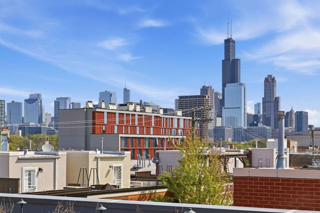 1418 W Fillmore Street 3W, Chicago, IL 60607
