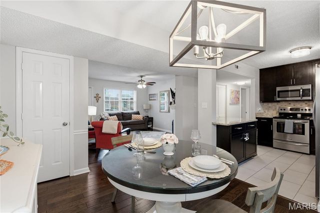 1443 Bobolink Place, Brentwood, MO 63144