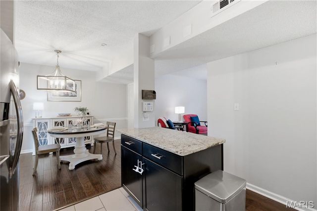 1443 Bobolink Place, Brentwood, MO 63144