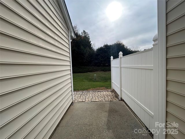 8649 Brookings Drive, Charlotte, NC 28269