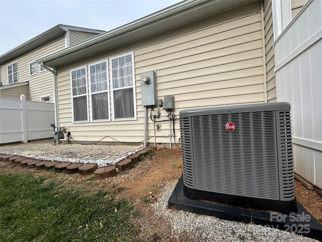 8649 Brookings Drive, Charlotte, NC 28269