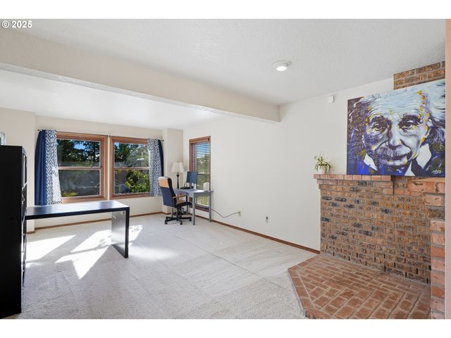 7655 RIDGEWOOD Dr, Gladstone, OR 97027