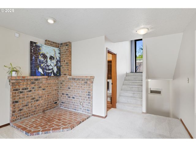 7655 RIDGEWOOD Dr, Gladstone, OR 97027