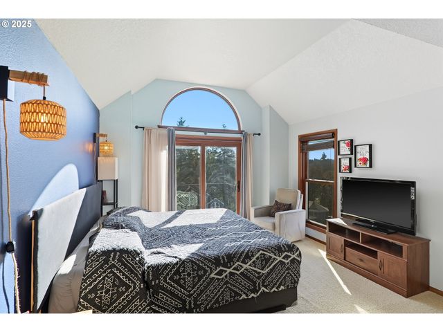 7655 RIDGEWOOD Dr, Gladstone, OR 97027