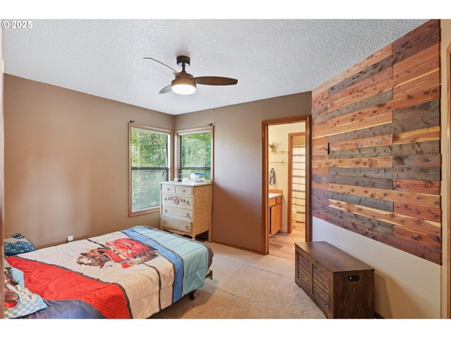 7655 RIDGEWOOD Dr, Gladstone, OR 97027