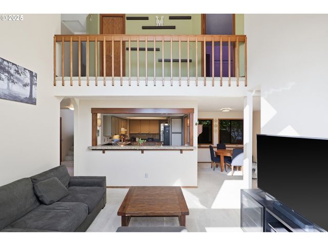 7655 RIDGEWOOD Dr, Gladstone, OR 97027