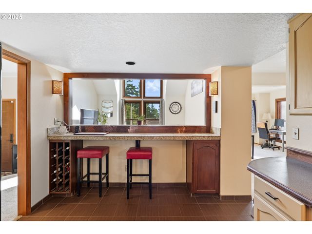 7655 RIDGEWOOD Dr, Gladstone, OR 97027