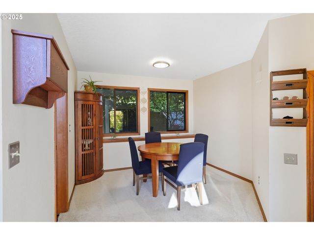 7655 RIDGEWOOD Dr, Gladstone, OR 97027