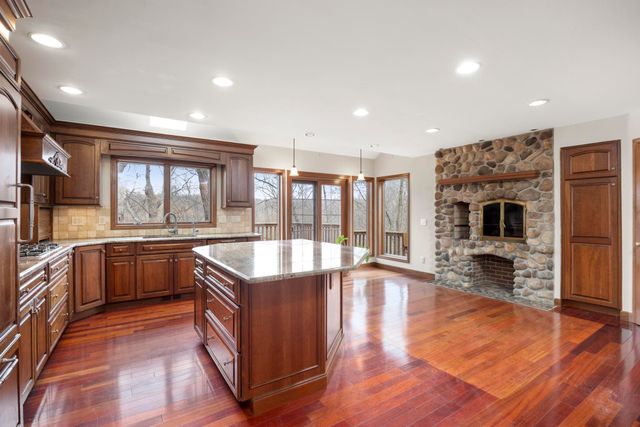 1260 Silverbell Road, Rochester, MI 48306