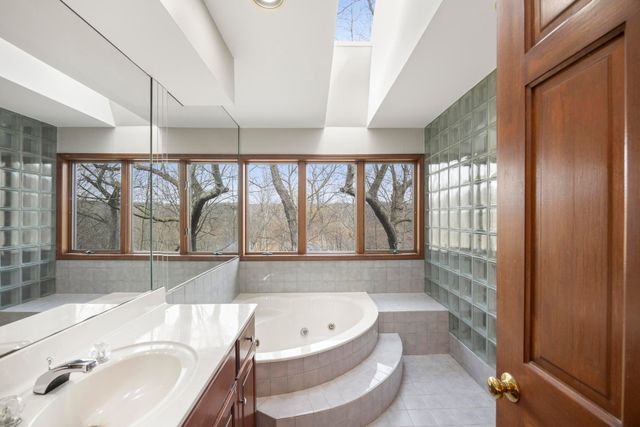 1260 Silverbell Road, Rochester, MI 48306