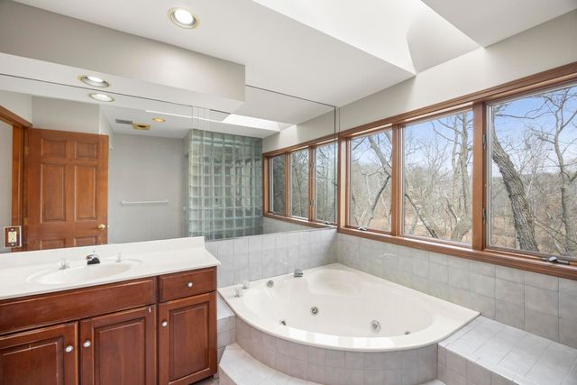 1260 Silverbell Road, Rochester, MI 48306