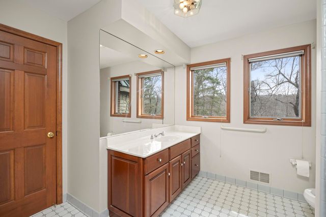 1260 Silverbell Road, Rochester, MI 48306