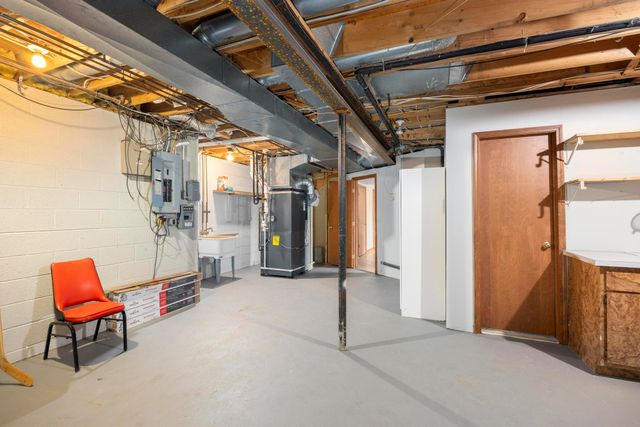 1260 Silverbell Road, Rochester, MI 48306