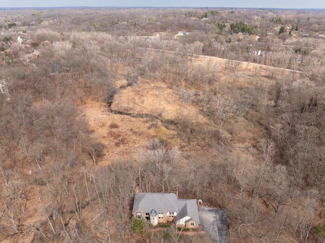 1260 Silverbell Road, Rochester, MI 48306