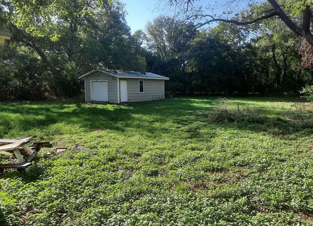 1385 W Swan Street, Stephenville, TX 76401