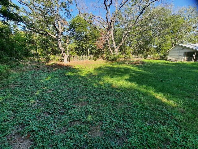 1385 W Swan Street, Stephenville, TX 76401