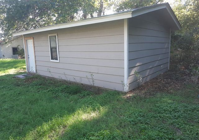 1385 W Swan Street, Stephenville, TX 76401