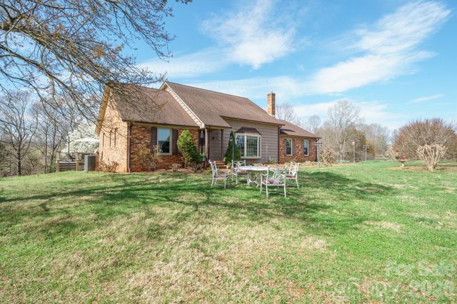 1924 Buck Shoals Road, Hamptonville, NC 27020