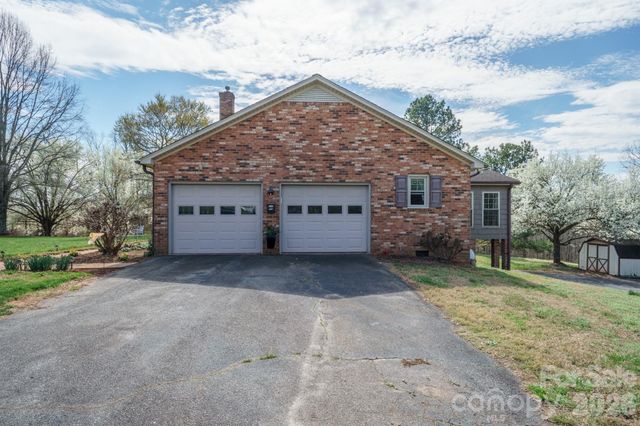 1924 Buck Shoals Road, Hamptonville, NC 27020