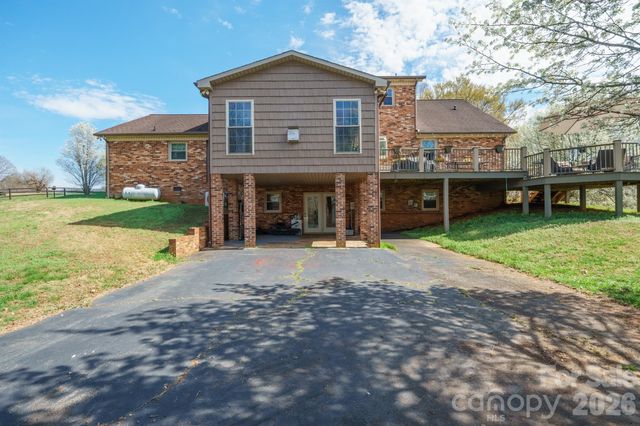 1924 Buck Shoals Road, Hamptonville, NC 27020