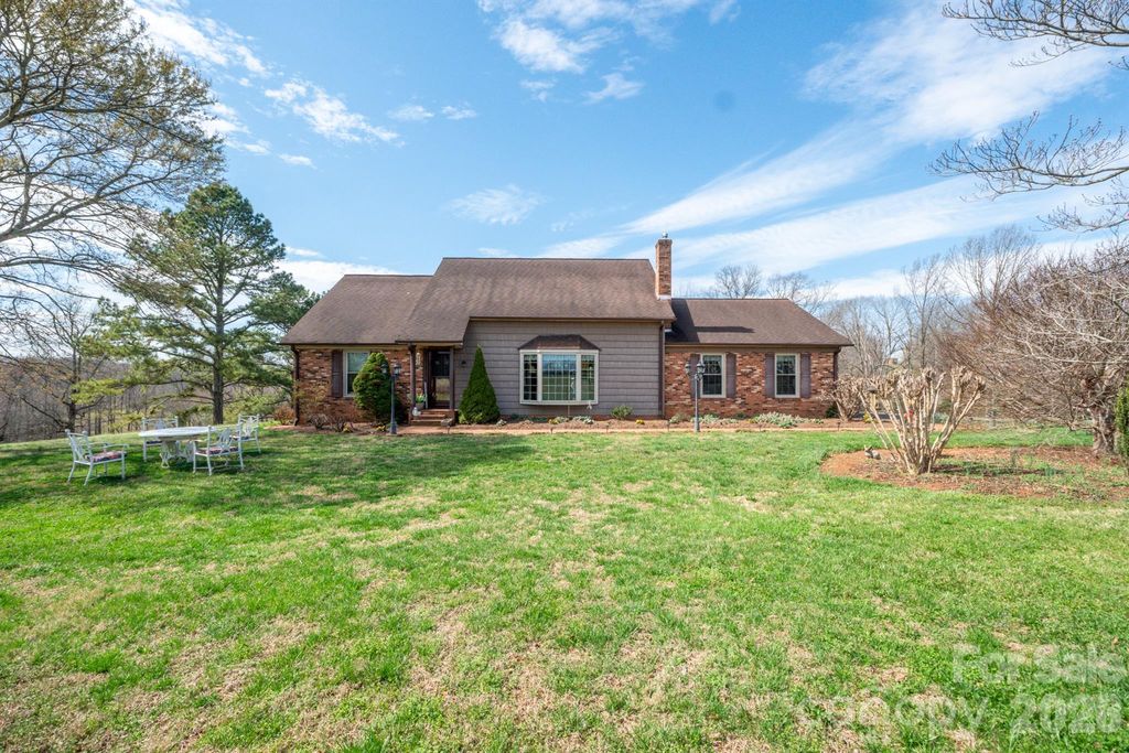 1924 Buck Shoals Road, Hamptonville, NC 27020