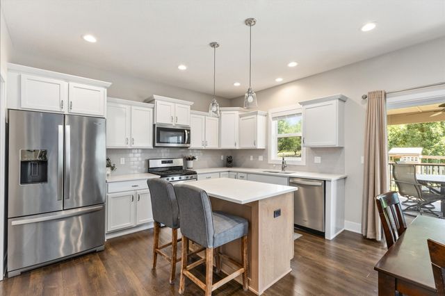 2505 SE Bluestem Drive, Waukee, IA 50263