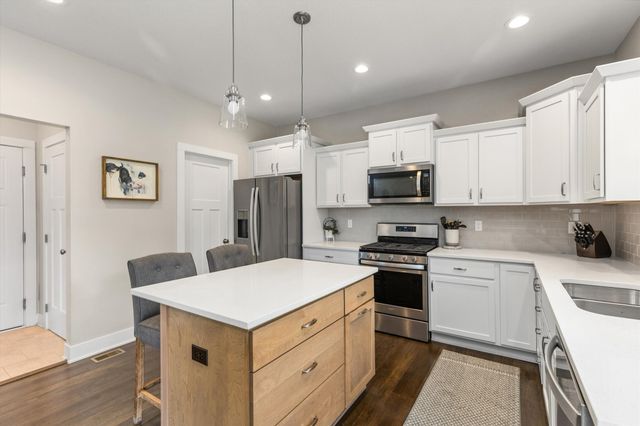 2505 SE Bluestem Drive, Waukee, IA 50263