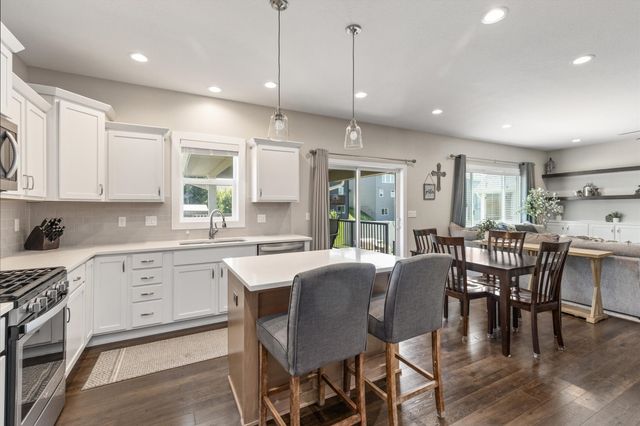 2505 SE Bluestem Drive, Waukee, IA 50263