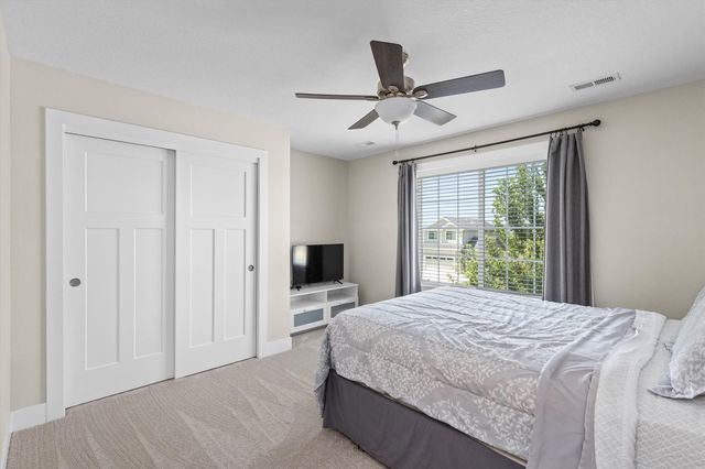 2505 SE Bluestem Drive, Waukee, IA 50263