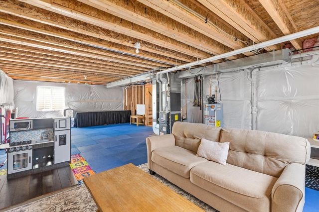 2505 SE Bluestem Drive, Waukee, IA 50263